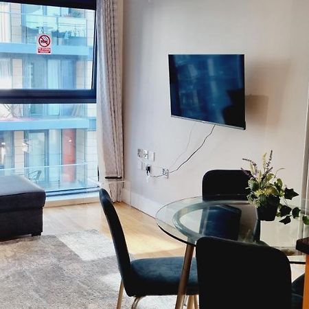 Luxury Waterside Apartment Canary Wharf ロンドン エクステリア 写真