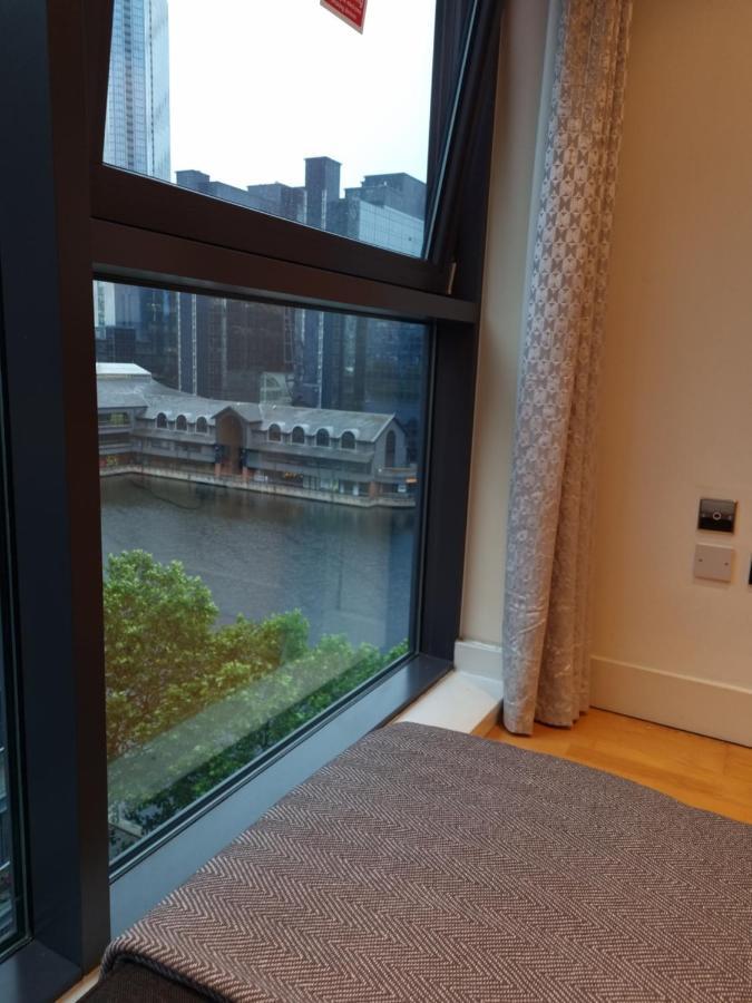 Luxury Waterside Apartment Canary Wharf ロンドン エクステリア 写真