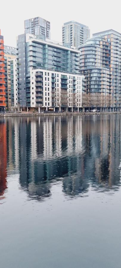 Luxury Waterside Apartment Canary Wharf ロンドン エクステリア 写真